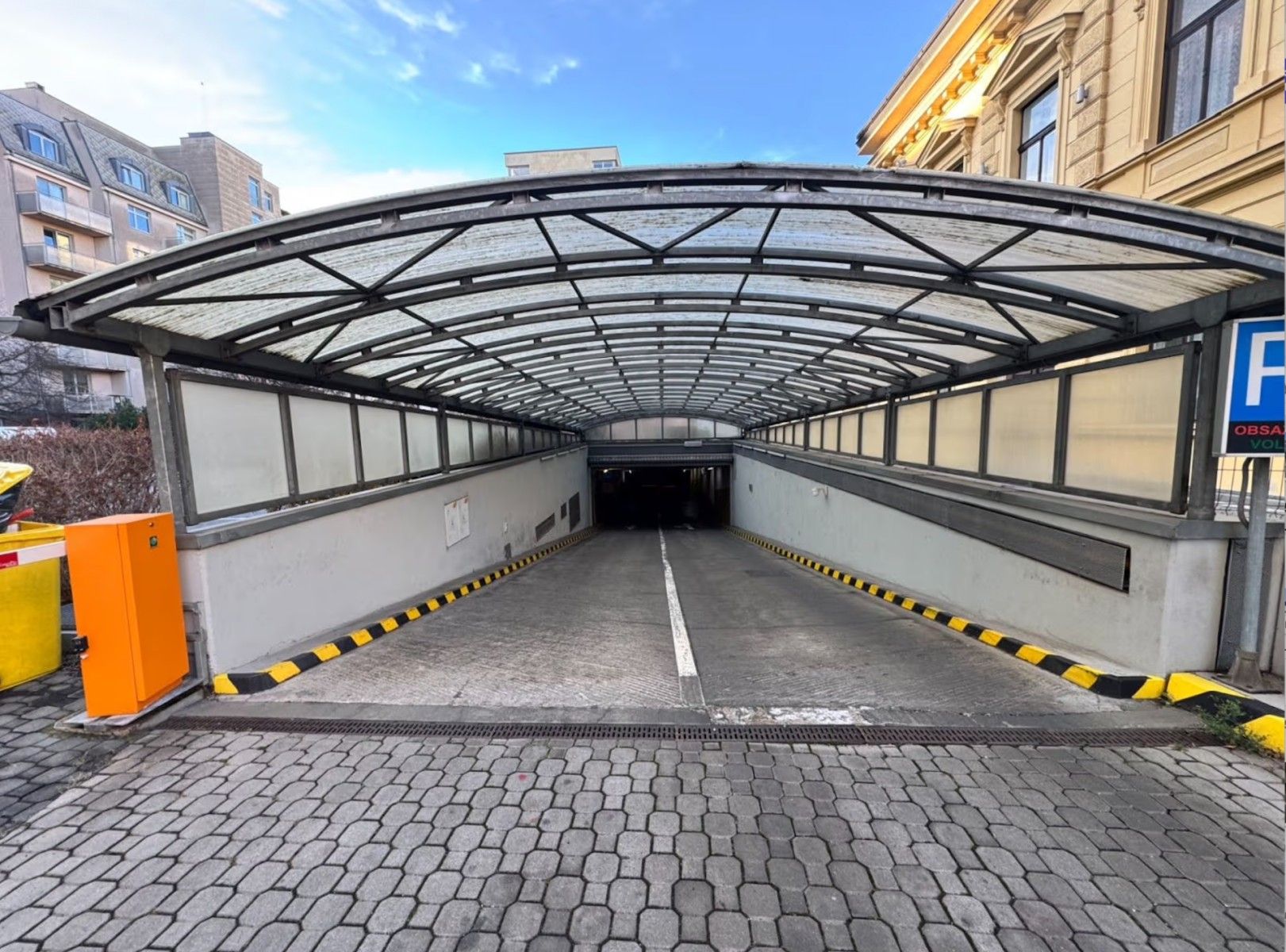 Garáž · 15 m² · U Zvonařky, Praha - Vinohrady - 2