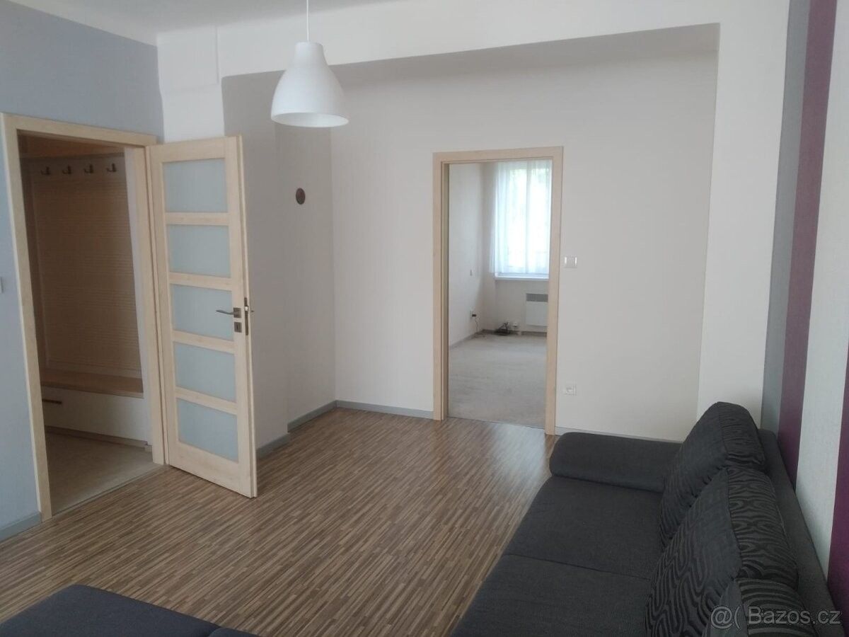 Pronájem byt - Holoubkov, 338 01