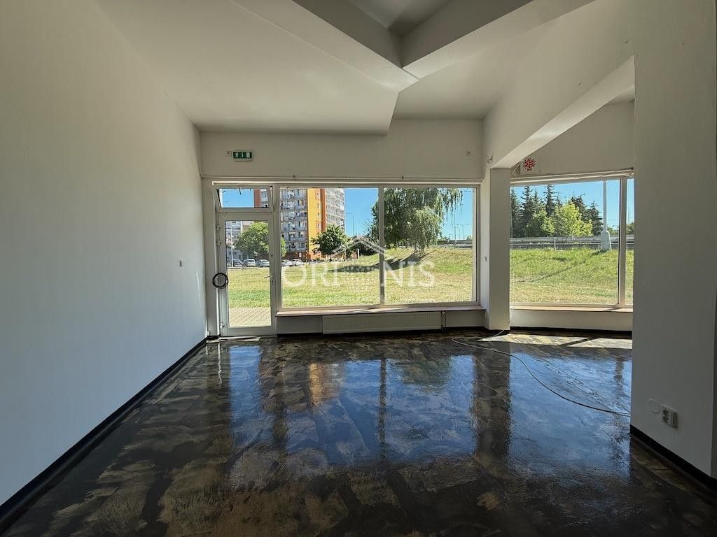 Pronájem obchodní prostory - Bezručova, Chomutov, 70 m²