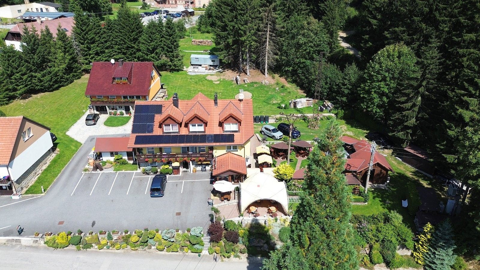 Ubytovací zařízení, Kubova Huť, okres Prachatice, Jihočeský kraj, 454 m² - 1