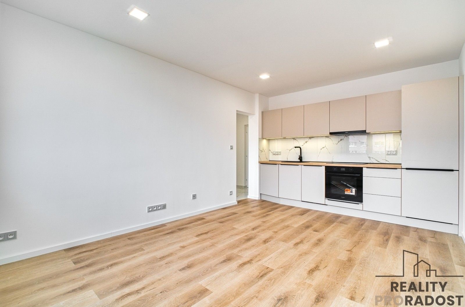 2+kk, Vietnamská, Ostrava, 41 m²