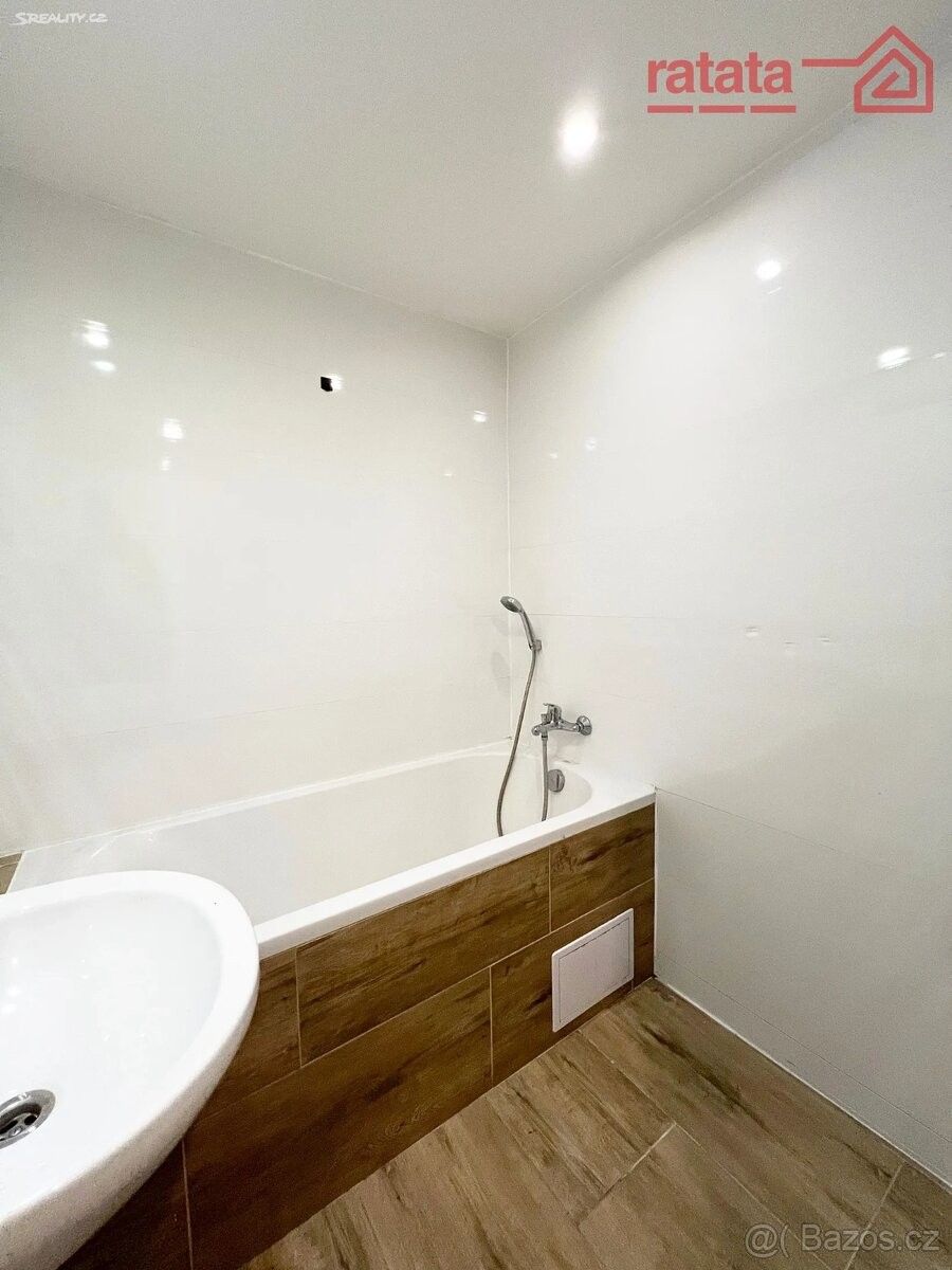 Pronájem byt - Chomutov, 430 04