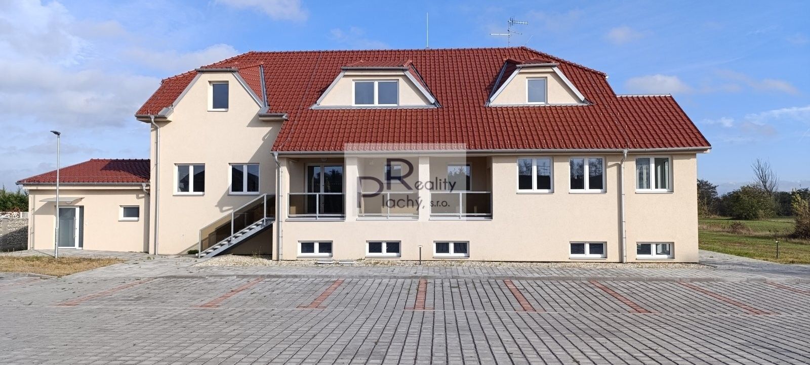 Byty, Hevlín, 338 m²