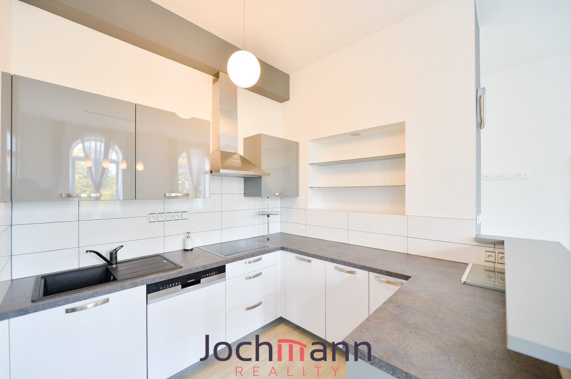 Pronájem byt 3+kk - Nádražní, České Budějovice, 96 m² - 5