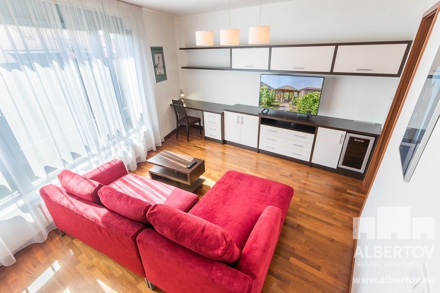 2+kk, Horská, Praha - Nové Město, 50 m² - 2