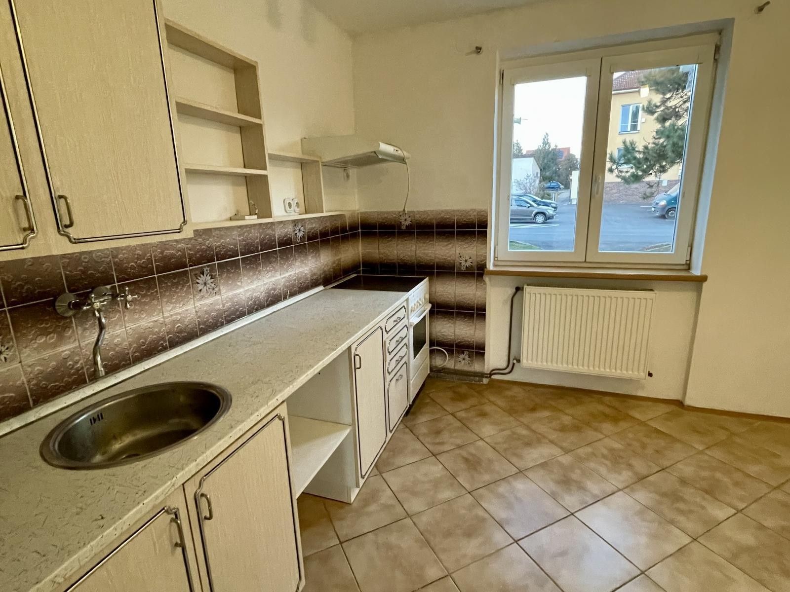 Prodej byt 2+1 - Sídliště, Tmaň, 49 m²