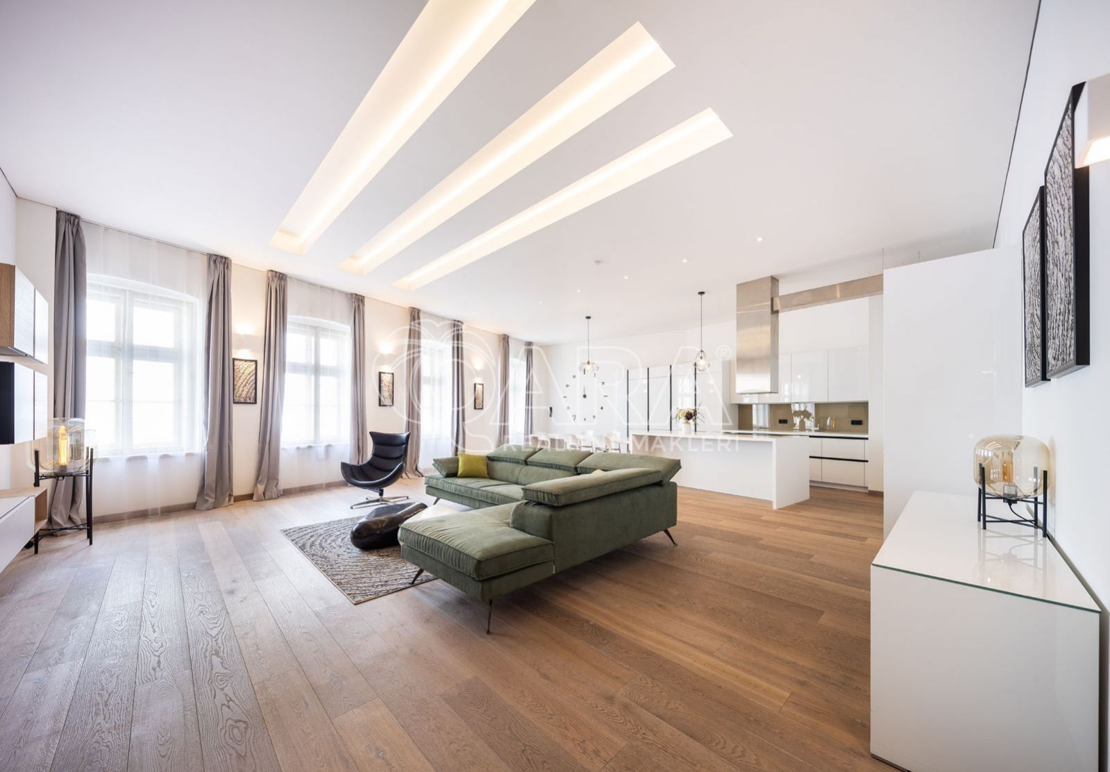 Byt 3+kk · 186 m² · Truhlářská  , Praha - 3