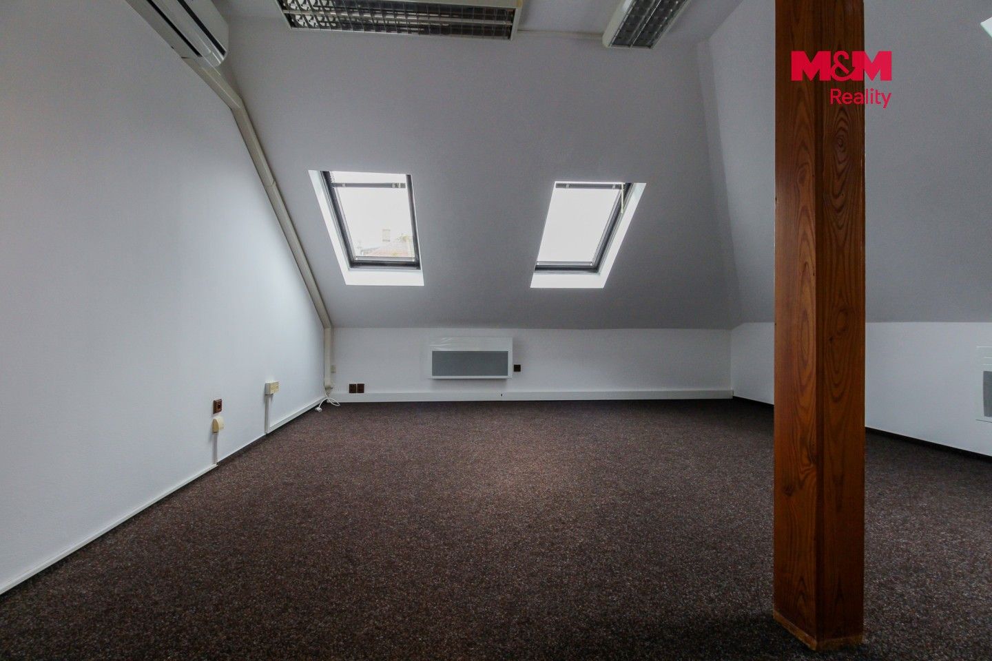 Kanceláře, nám. Svobody, Jeseník, 27 m² - 2