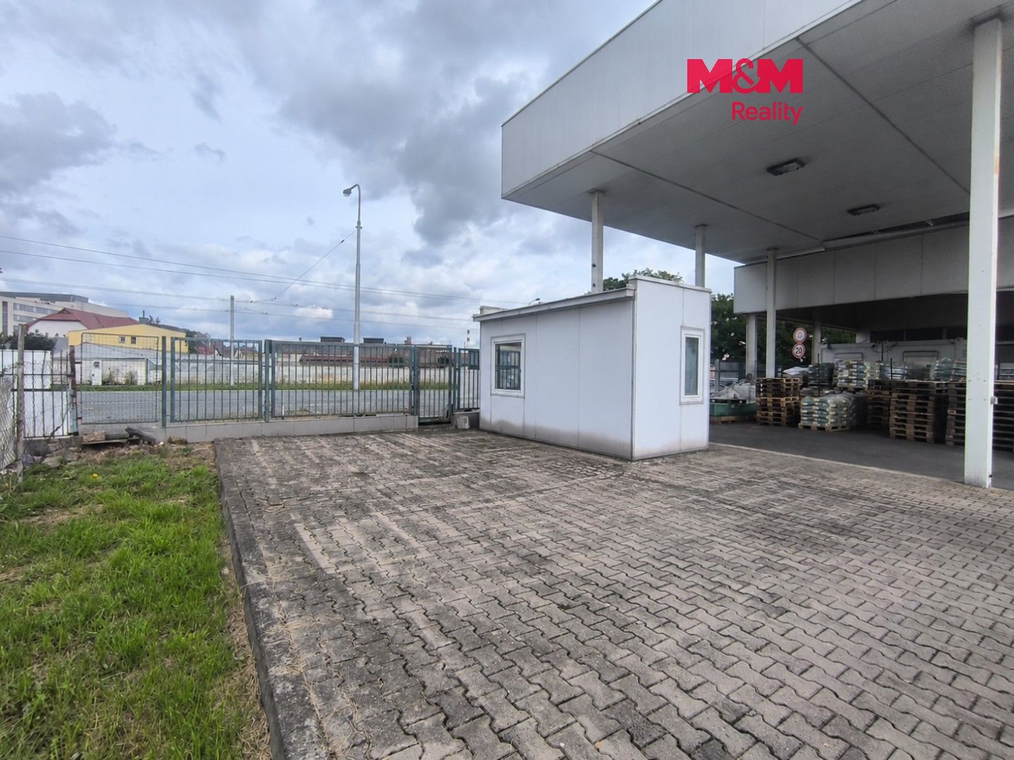 Sklady, Pražská třída, Hradec Králové, 9 m² - 1