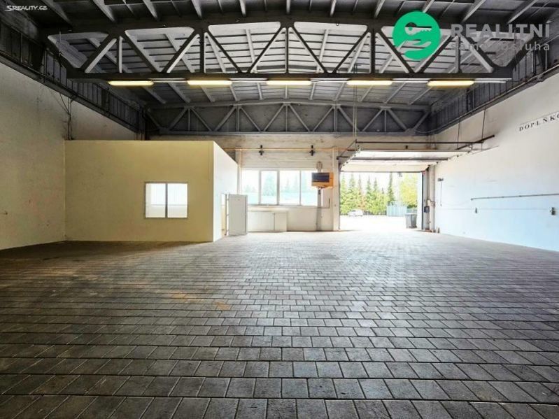 Pronájem sklad - Průběžná, Praha, 1 306 m²