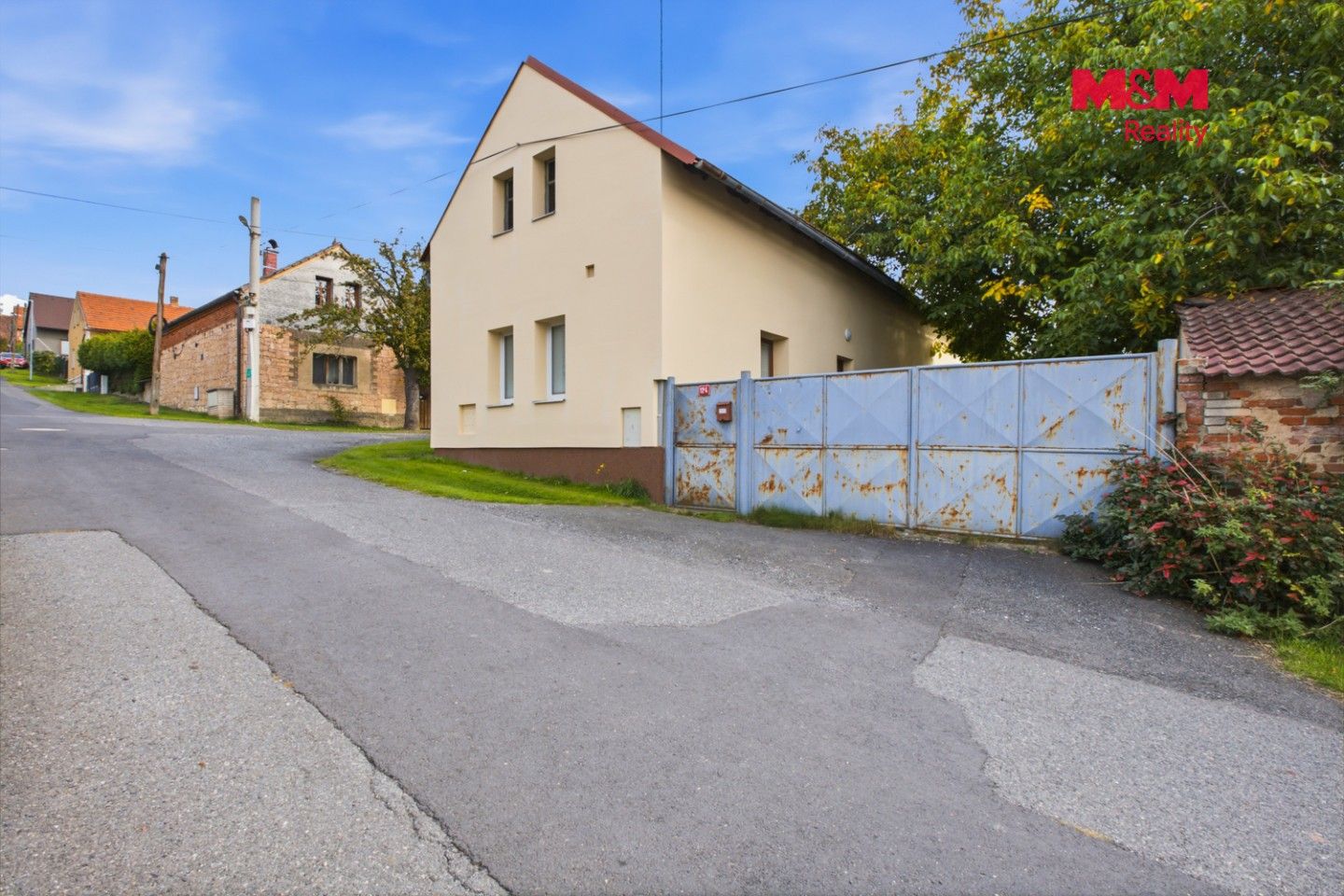 Prodej rodinný dům - Krupá, 84 m² - 2