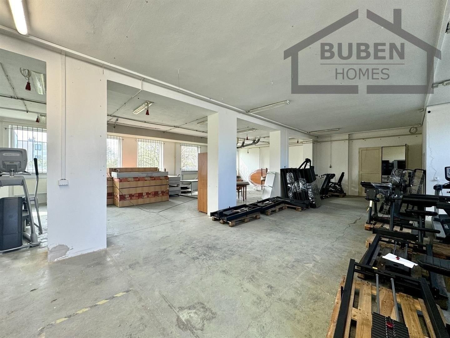 Pronájem sklad - Zámecká, Planá, 330 m²