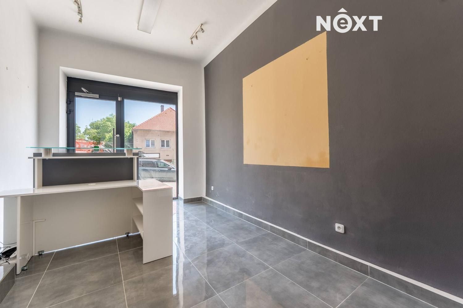 Kanceláře, Hlaváčkovo náměstí 217, Slaný, 35 m² - 2