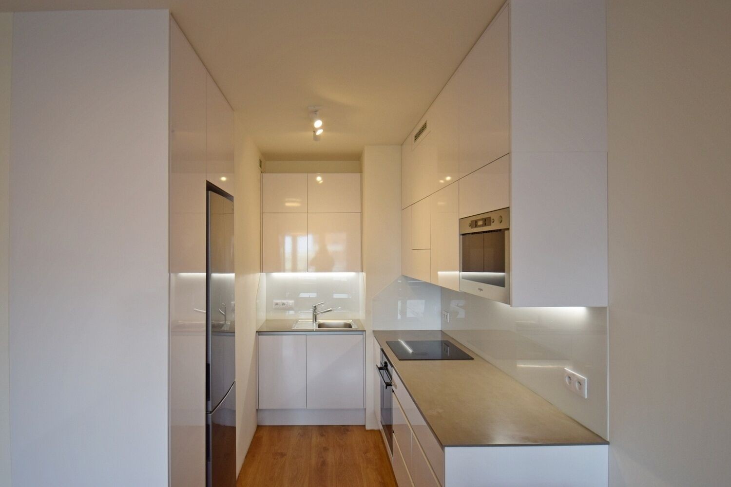 Byt 2+kk · 48 m² · K metru, Praha - 3