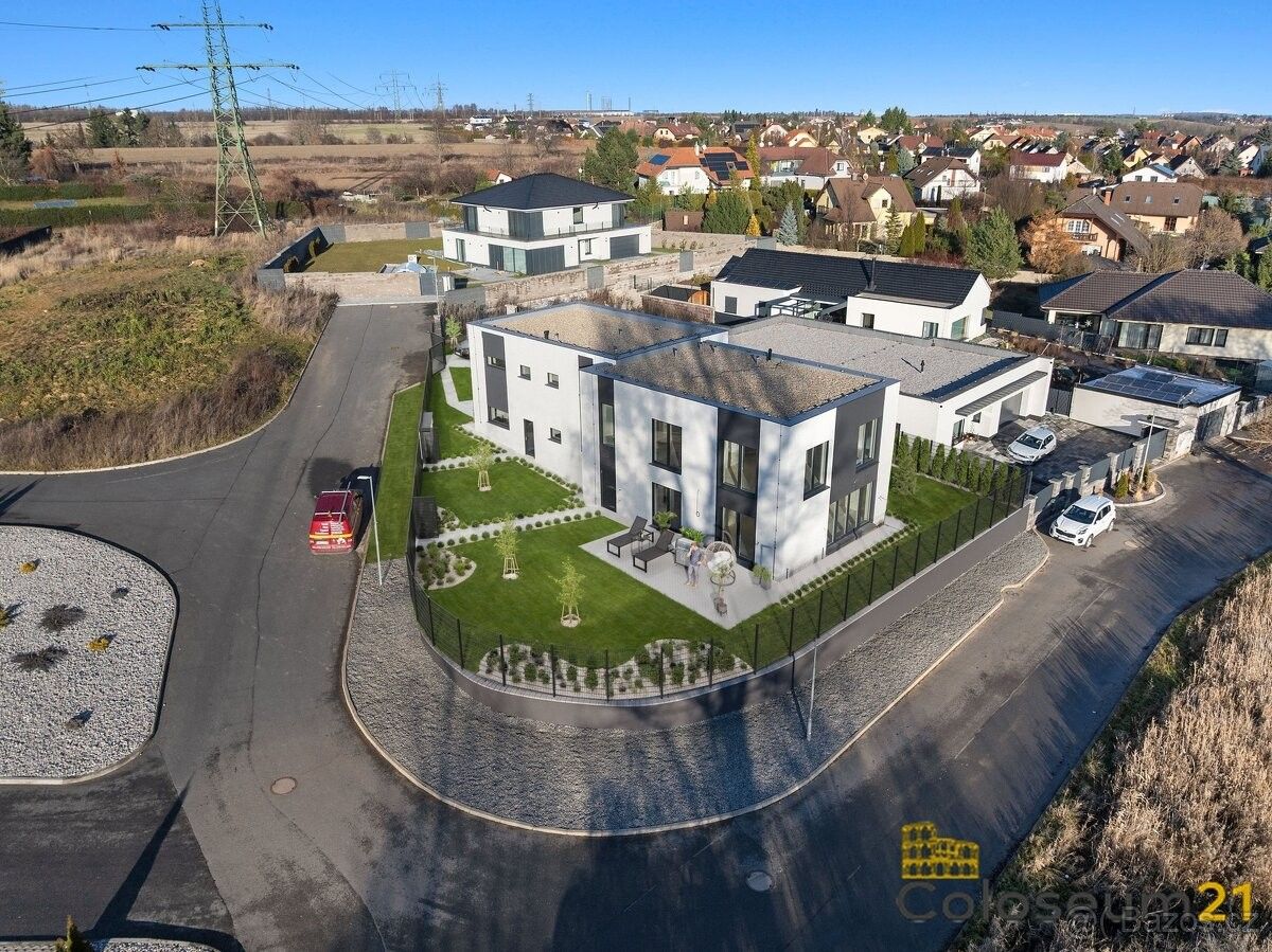 Rodinné domy, Hřebeč, 273 45