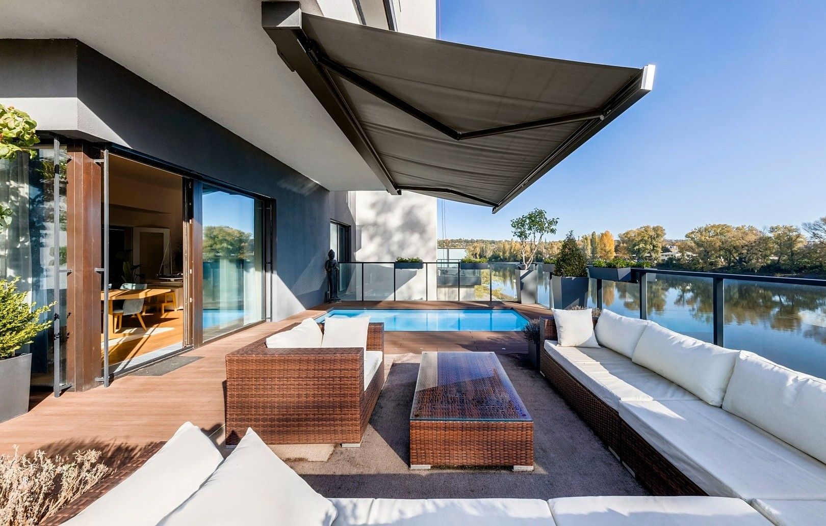 Byt 6+kk a více · 267 m² · Sanderova, Praha - 3