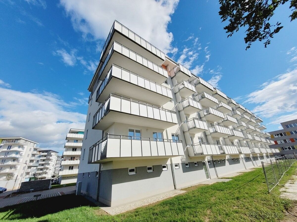 Pronájem byt 1+kk - Uherské Hradiště, 686 06, 36 m²