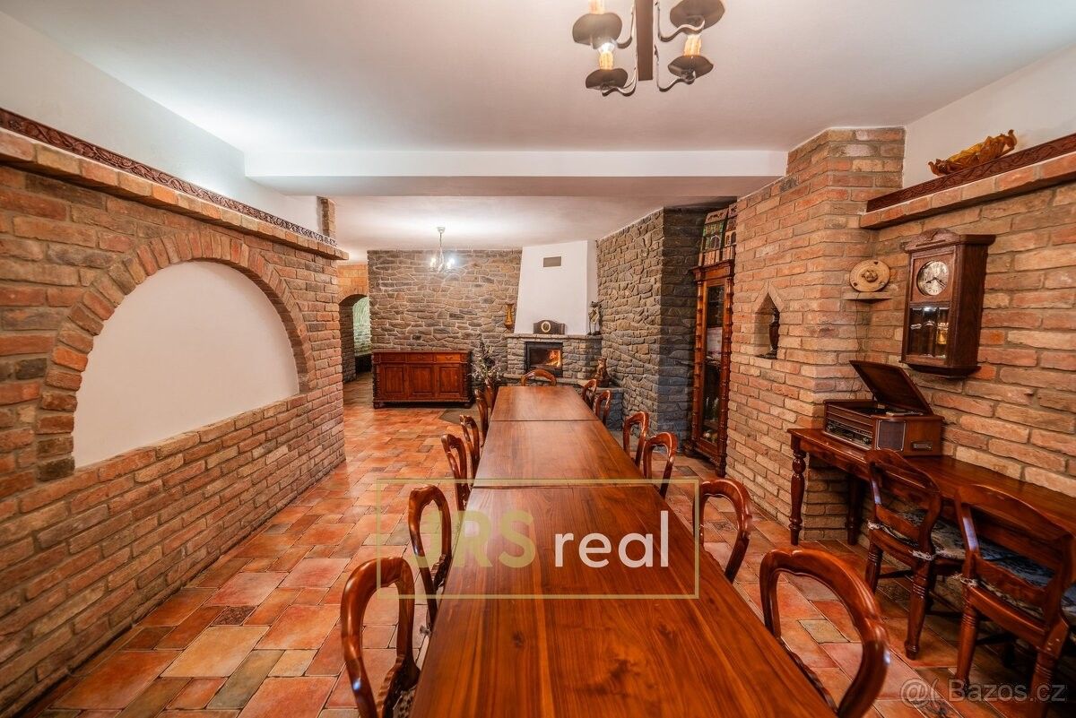 Restaurace · Čejkovice, 696 15 - 4