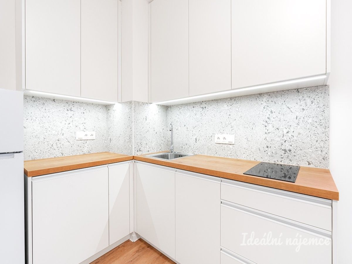 Pronájem byt 2+kk - Na Větrníku, Praha, 36 m²