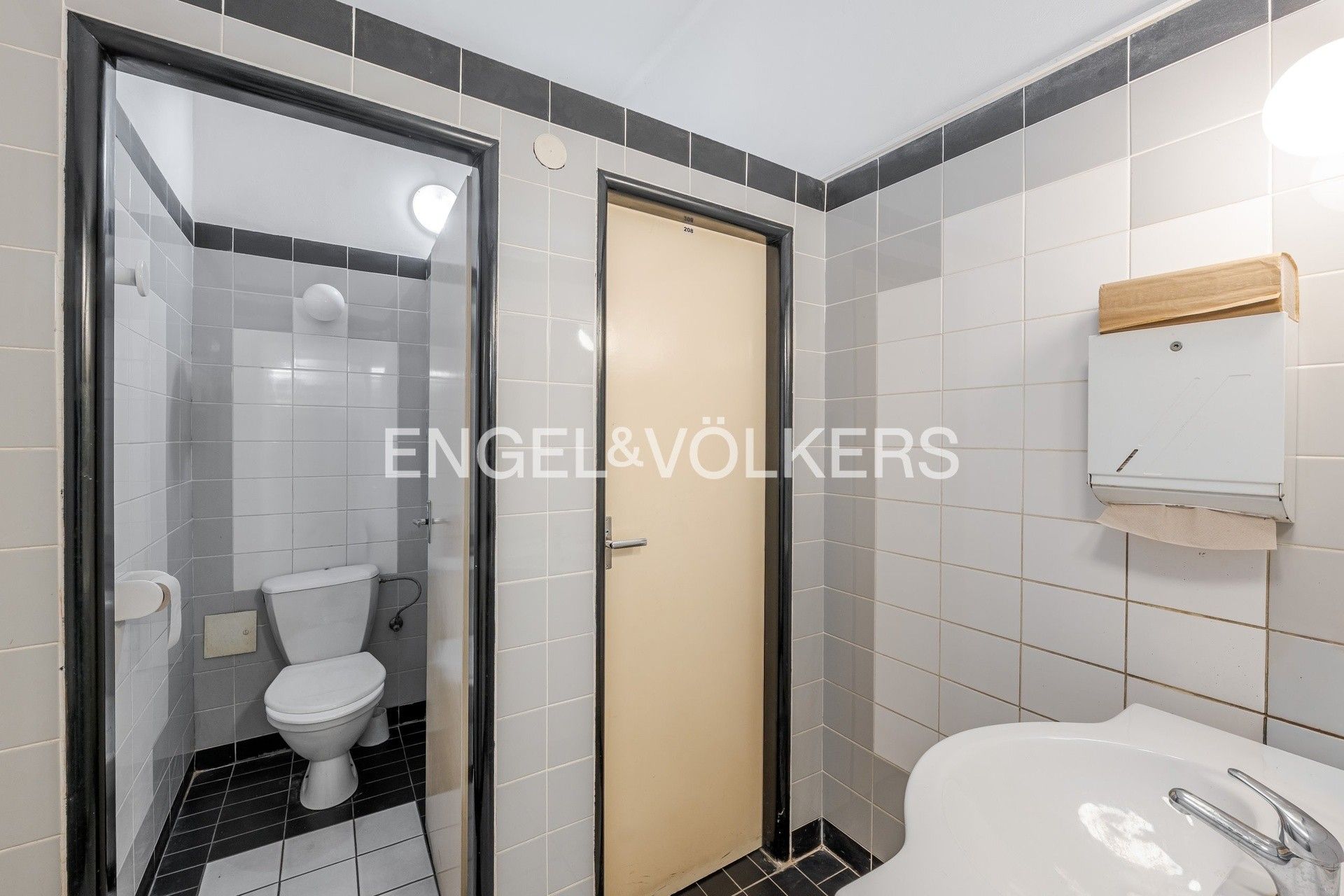 Pronájem kancelář - Domažlická 1053, Praha Žižkov, 22 m² - 5