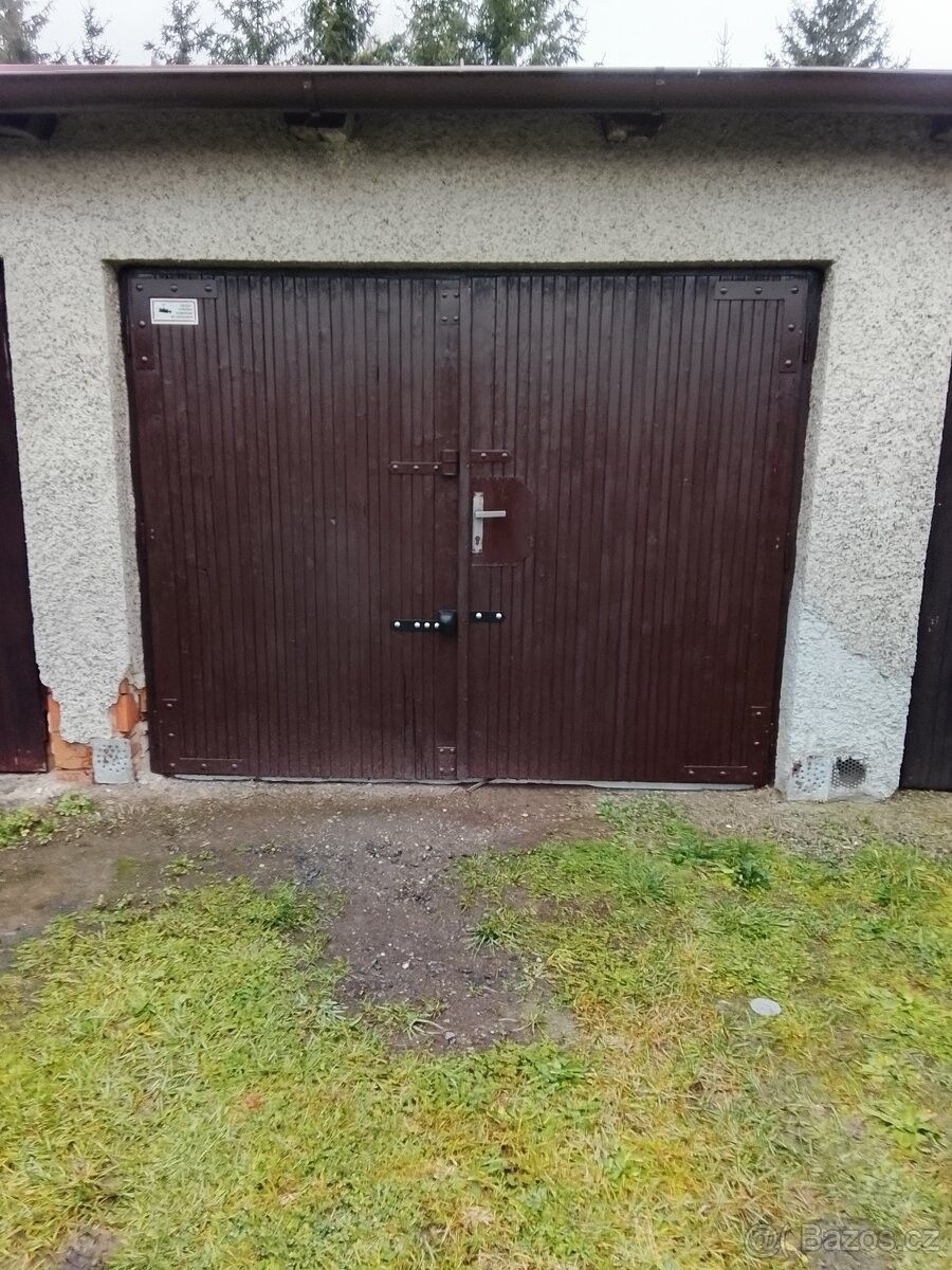 Garáže, Březnice, 262 72