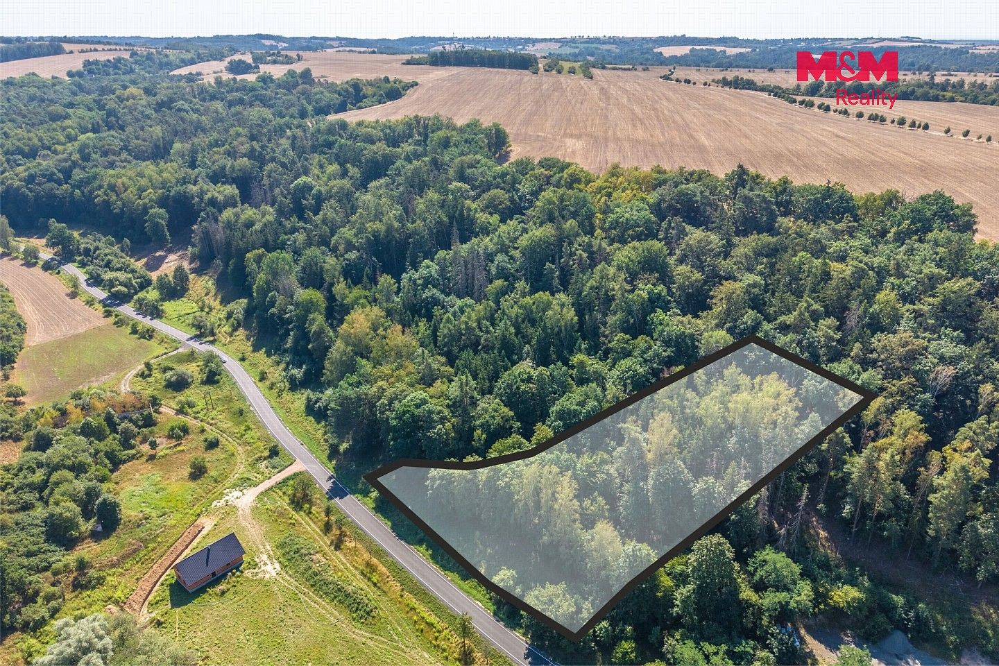 Les, 5 004 m²