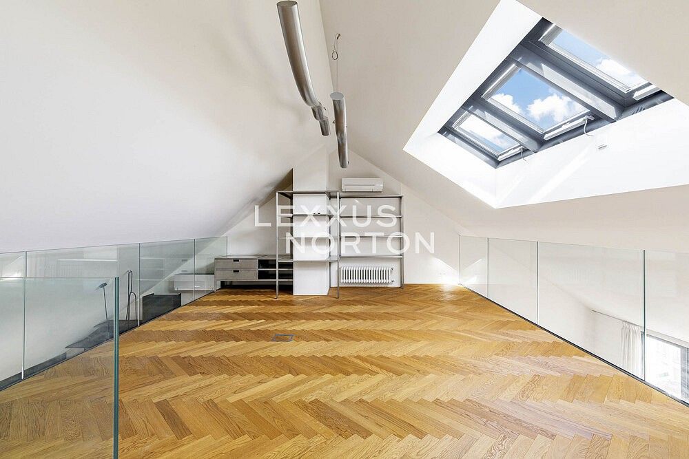 Byt 5+kk · 200 m² · Praha - Hradčany, okres Praha 1, Hlavní město Praha - 3
