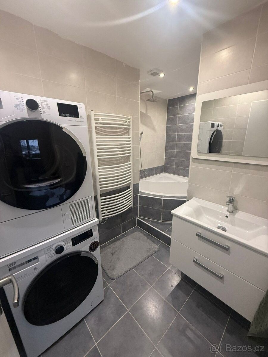 Byty, Lovosice, 410 02