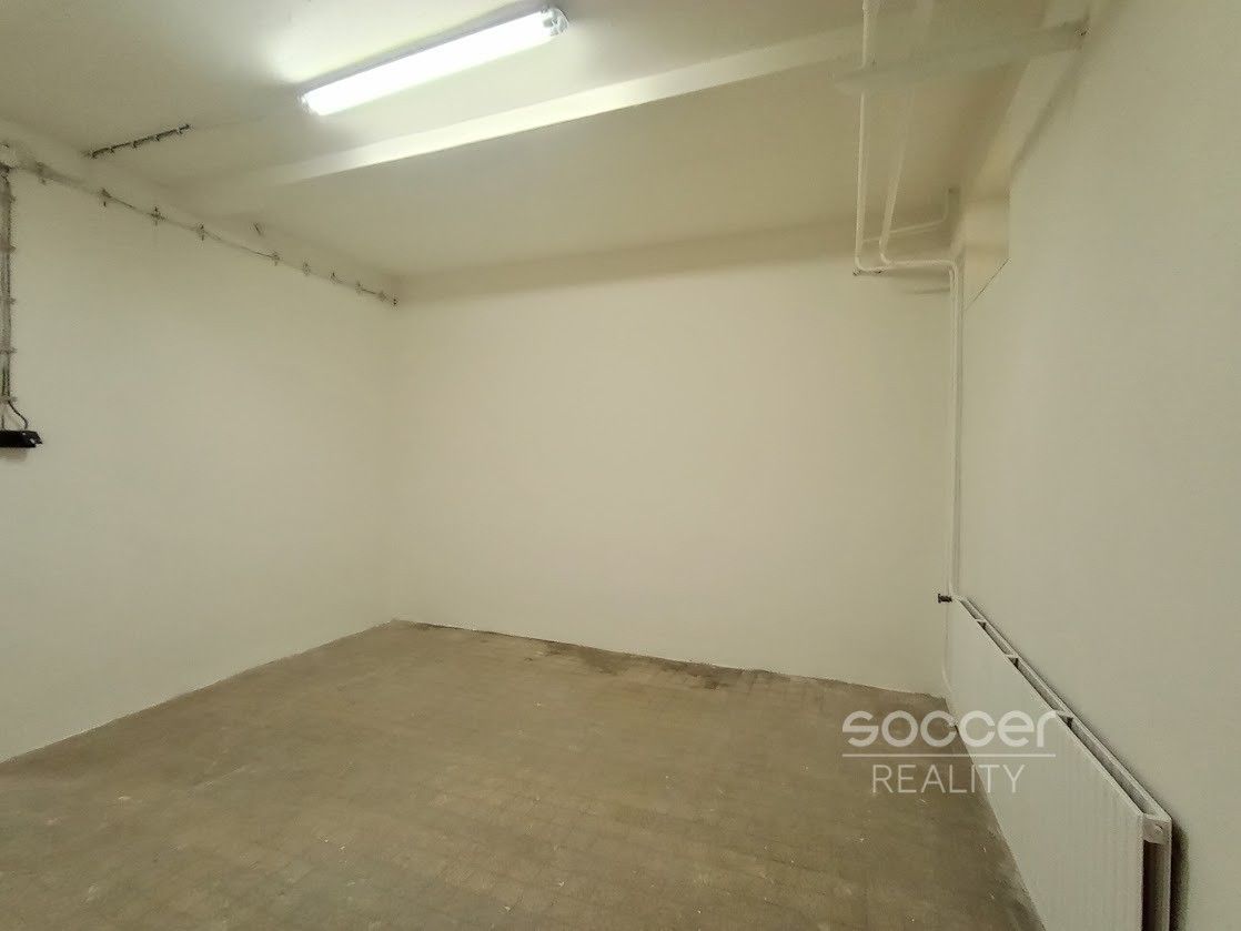 Sklady, Ke Kablu, Praha, 20 m²