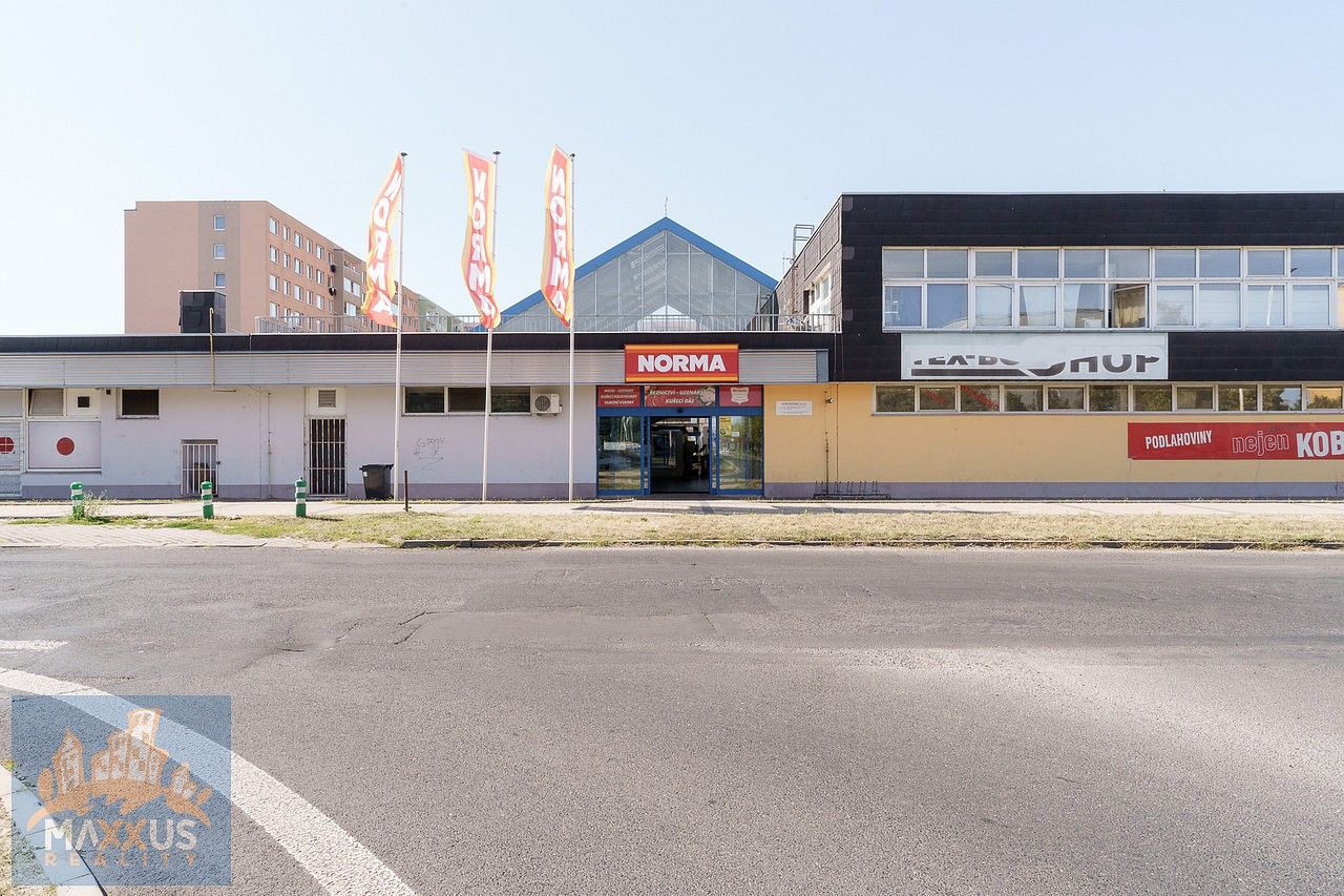 Obchodní prostory, Žatec, okres Louny, Ústecký kraj, 2 862 m² - 1