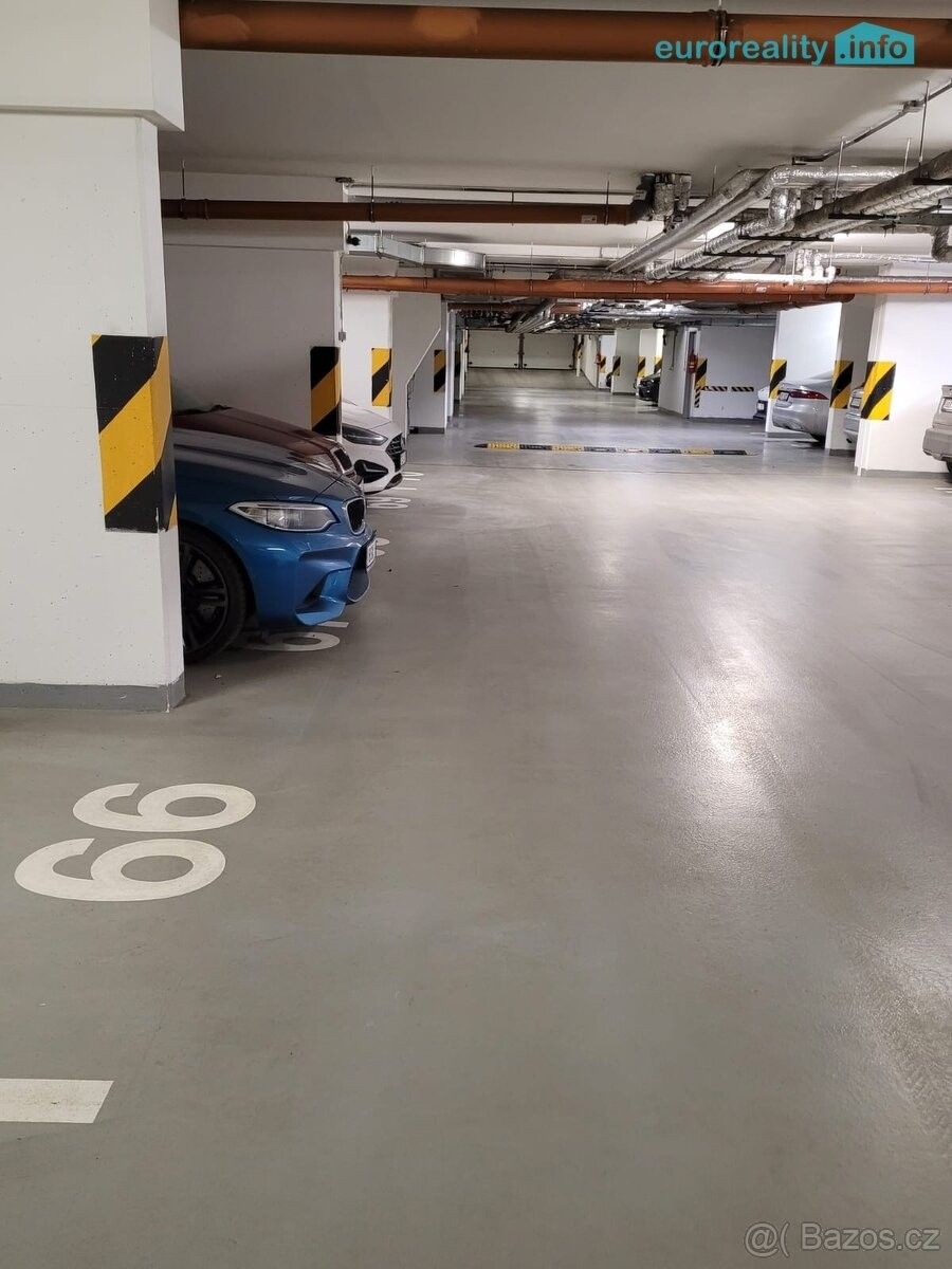 Pronájem garáž - Praha, 100 00