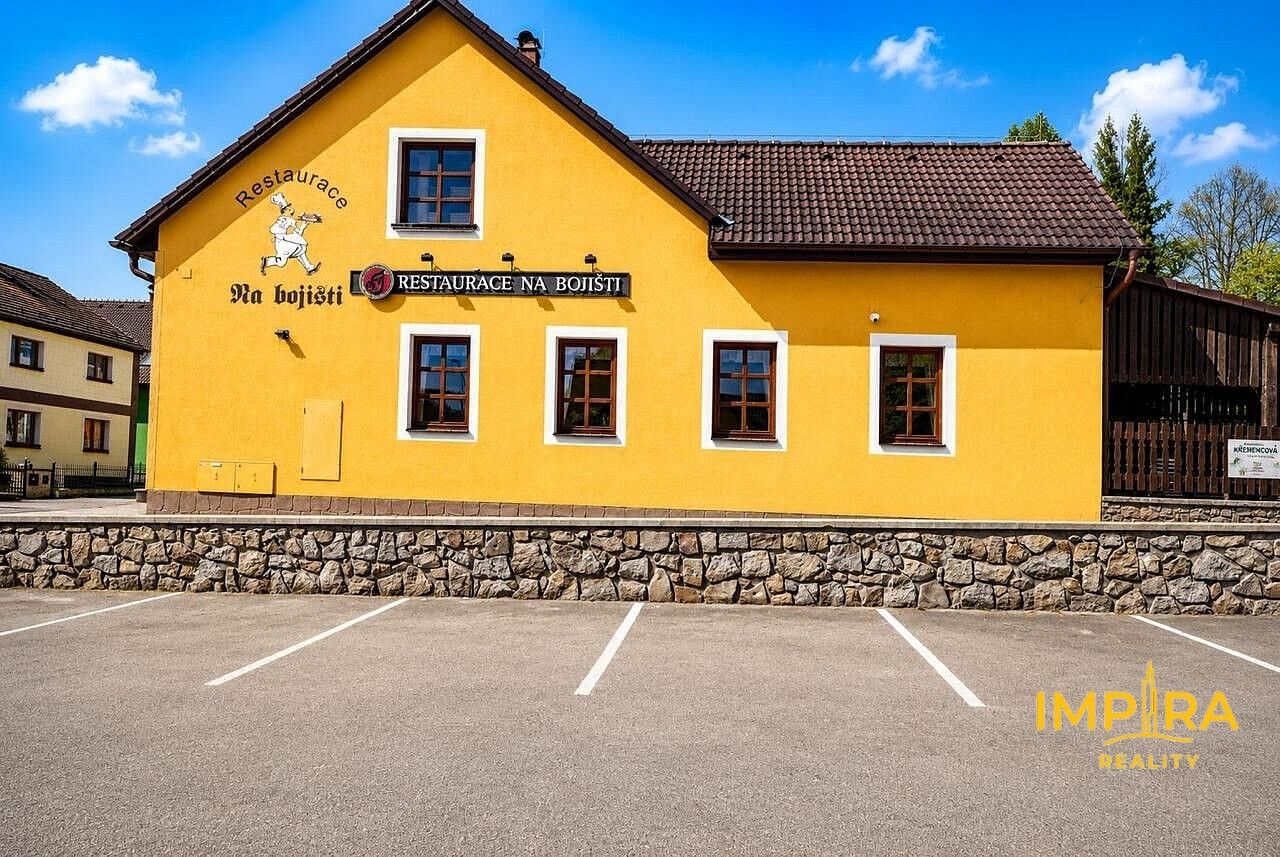 Rodinné domy, Hradecká, Nová Bystřice, okres Jindřichův Hradec, 430 m² - 1