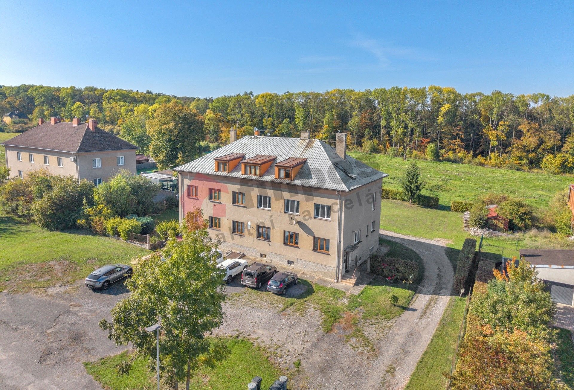 4+1, Osvobození 280, Dymokury, 127 m² - 1