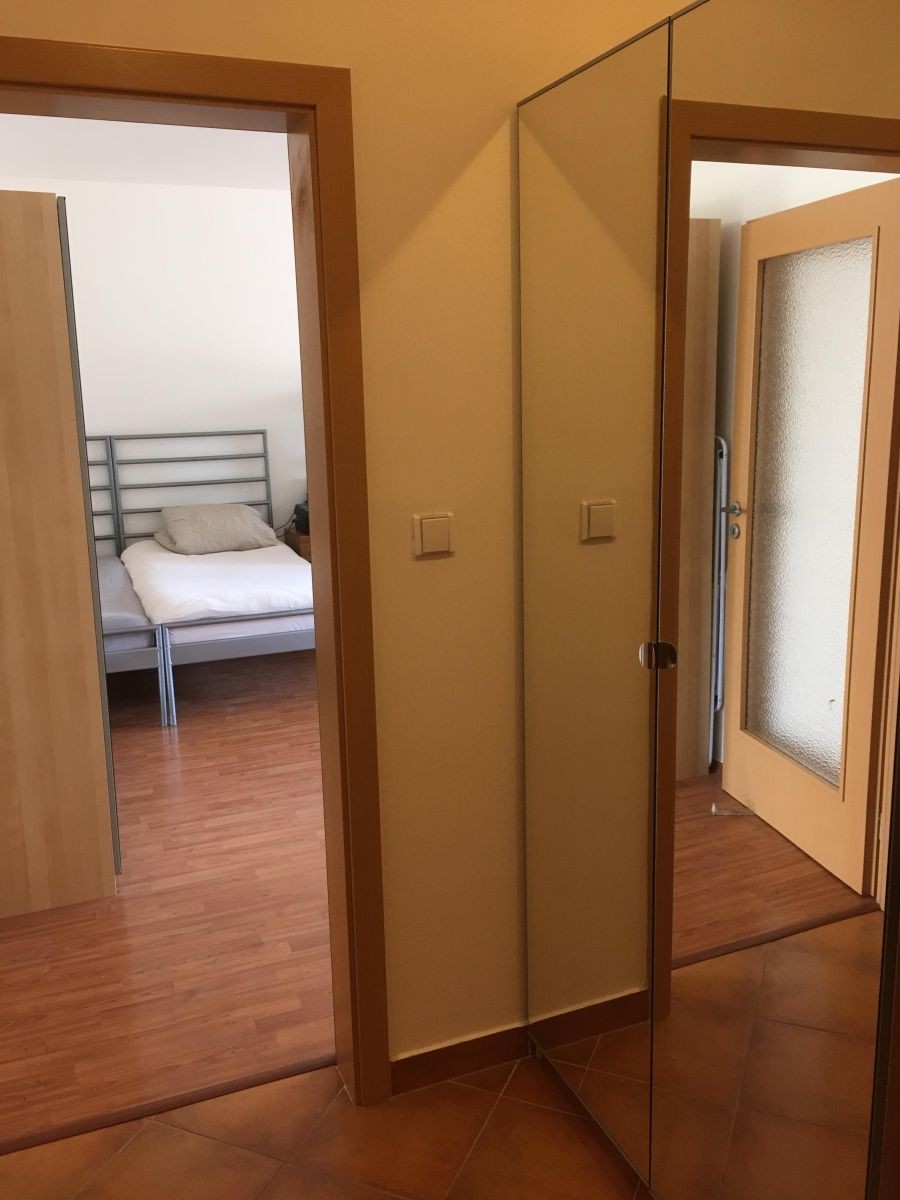 Pronájem byt 1+kk - Gutova, Praha - Strašnice, 42 m² - 5