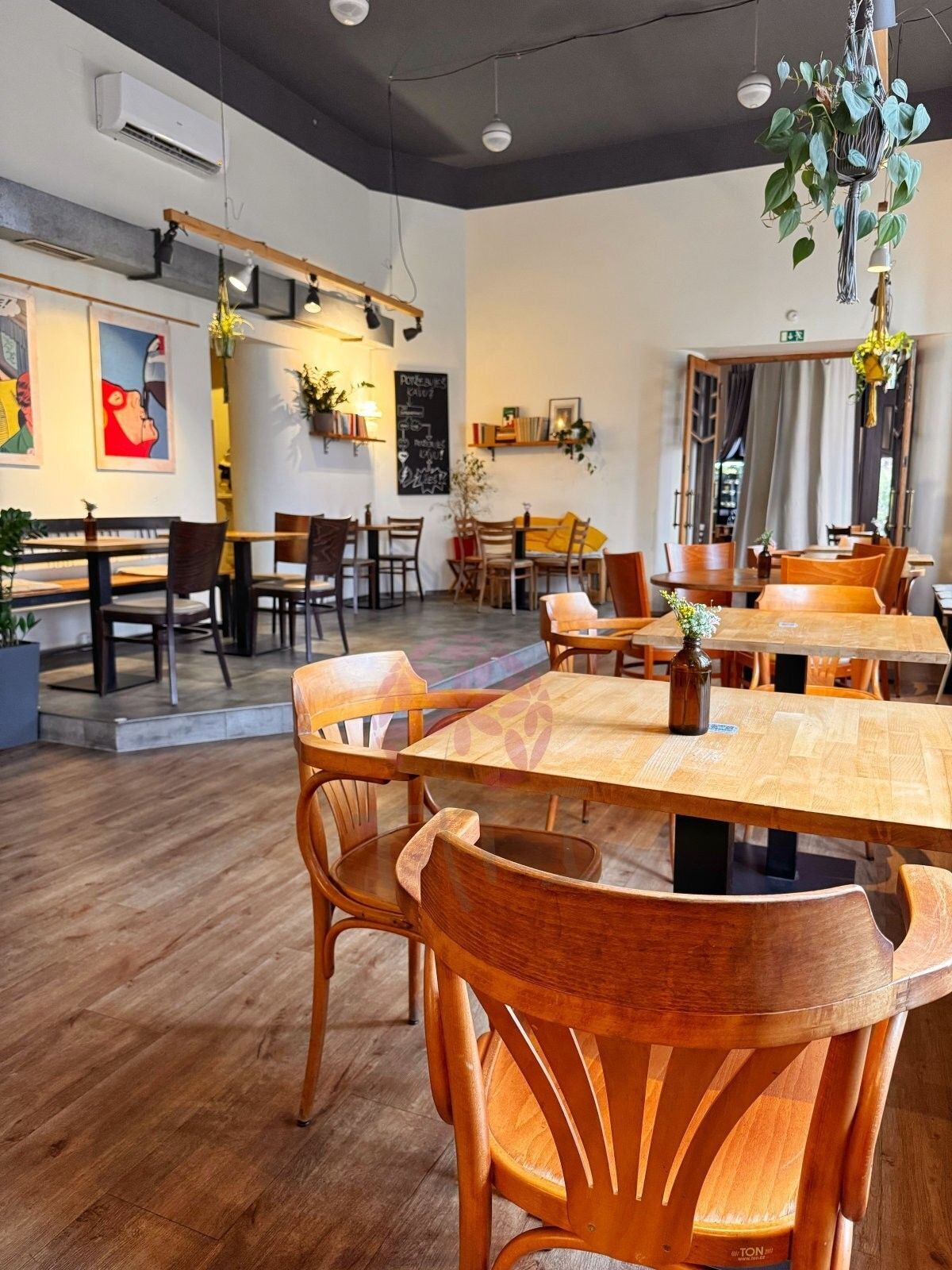 Restaurace · 210 m² · Sokolovská, Praha - 3