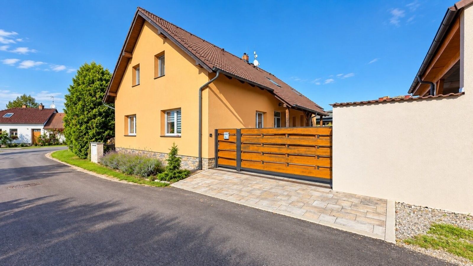 3+1, Dubné Třebín, 80 m² - 1