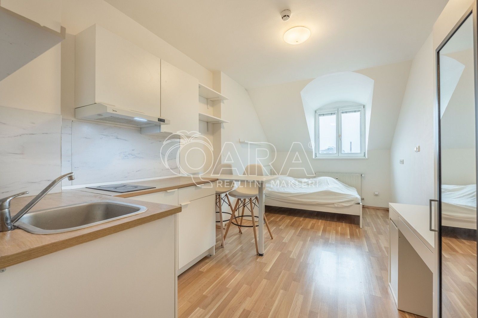 1+kk, Radlická 857, Praha, 25 m²