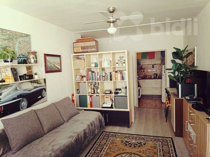 2+kk, Zahradníčkova 1125, Praha, 45 m²