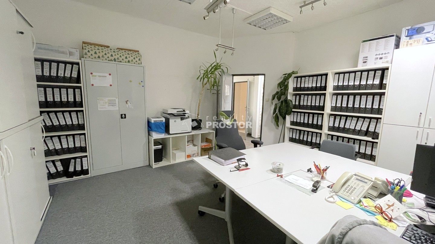 Pronájem kancelář - Tovární, Jirny, 250 m²