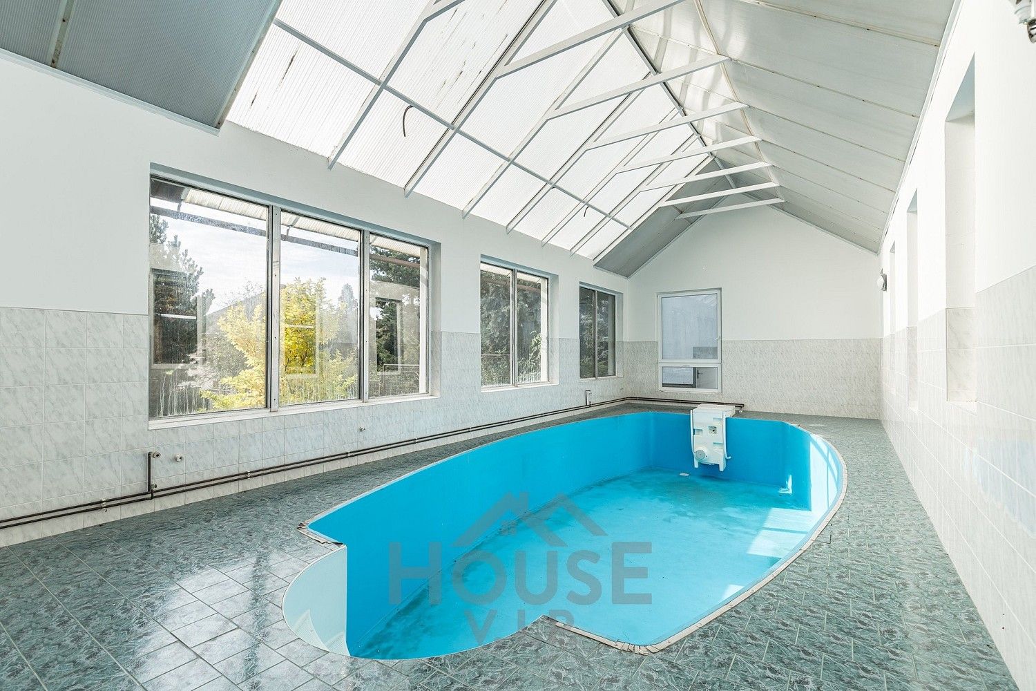 Rodinný dům · 550 m² · Tuklaty, okres Kolín, Středočeský kraj - 3