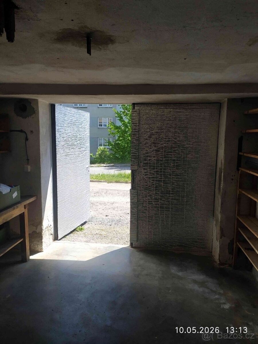 Garáže, Jihlava, 586 01