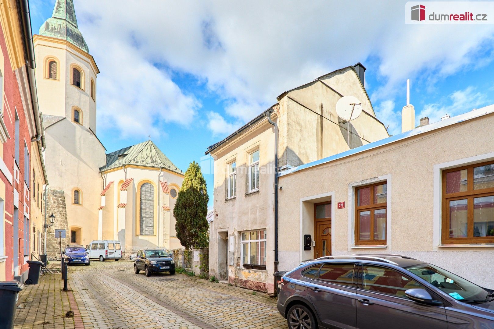 Rodinné domy, Žižkova, Ostrov, 100 m² - 1