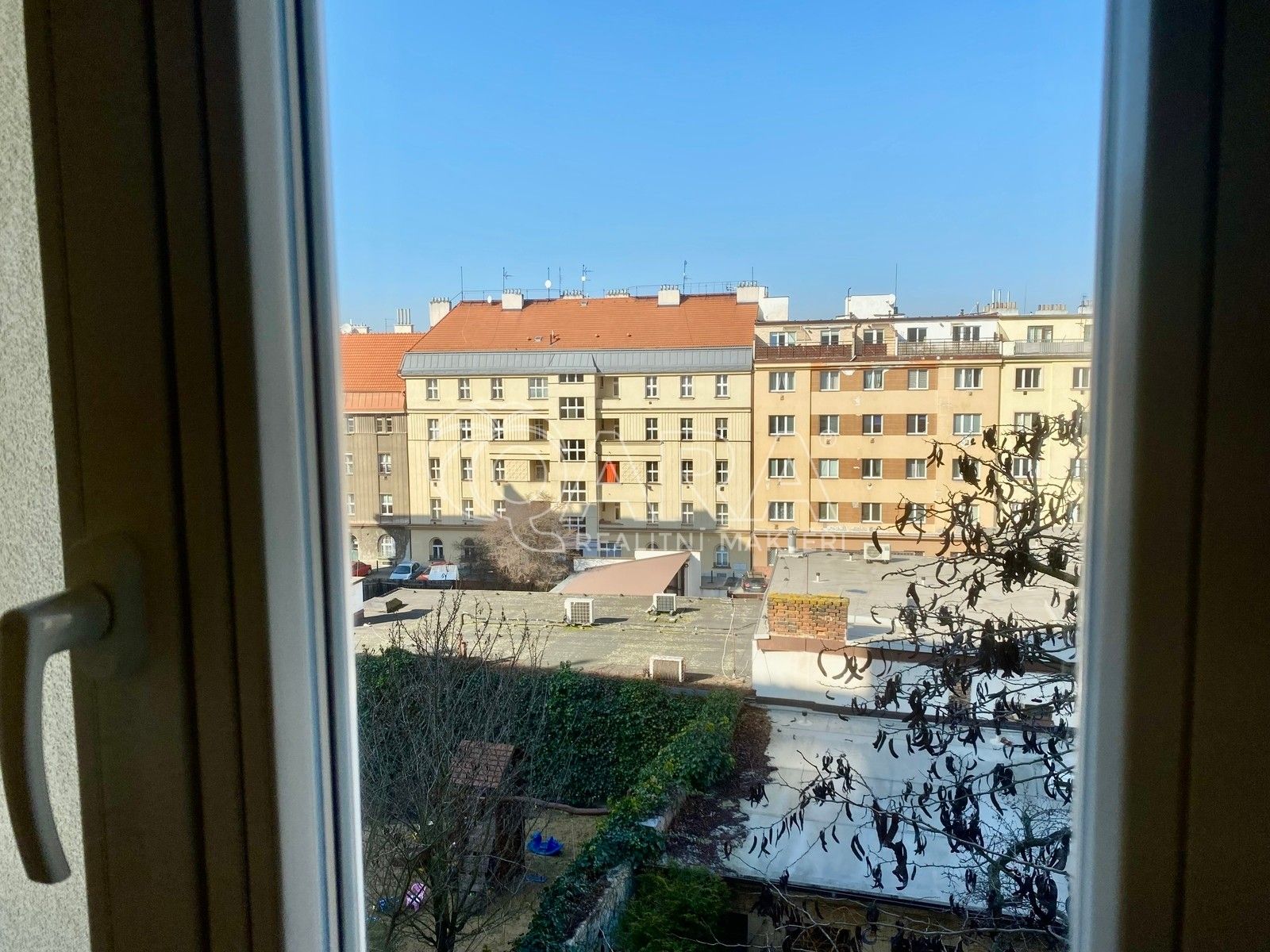 Pronájem byt 1+kk - V Horkách 1386, Praha, 17 m²