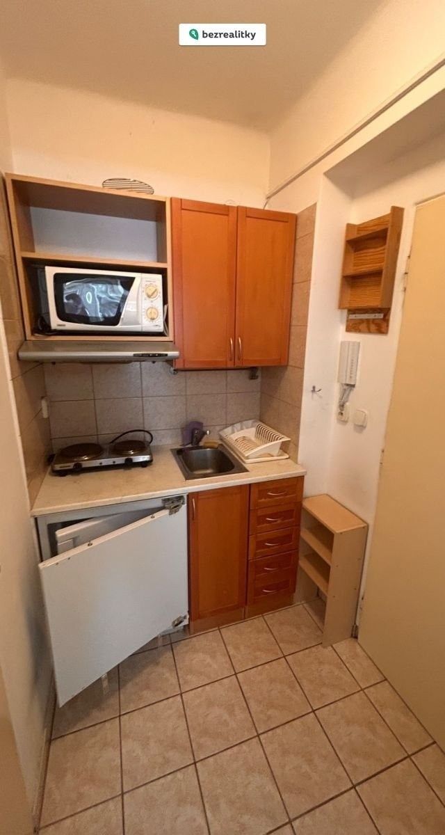 Prodej byt 1+1 - Vokovická, Praha, 24 m²