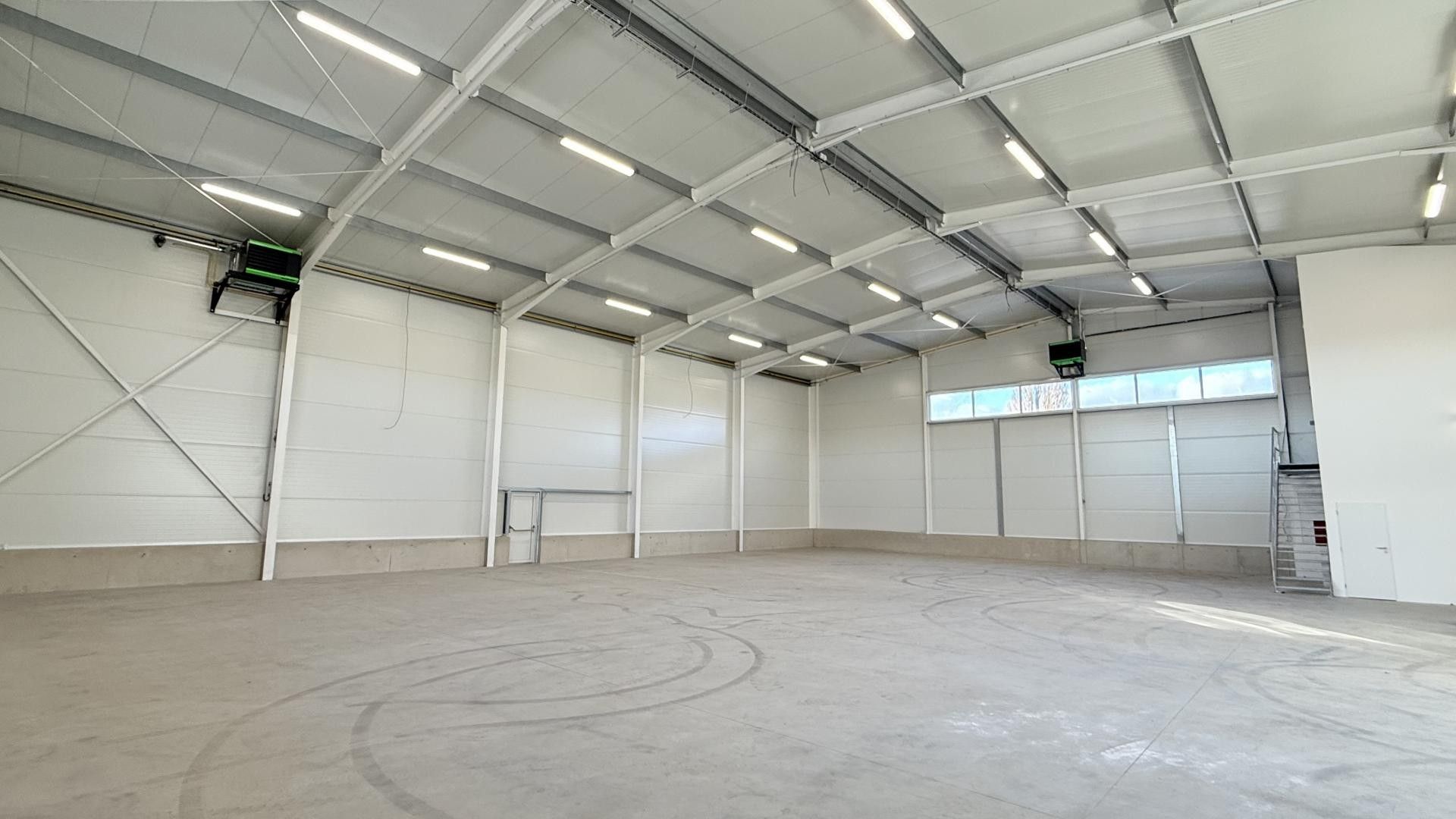 Pronájem sklad - Tovární, Žebrák, 600 m²