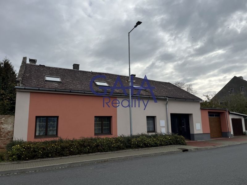 Rodinné domy, Svésedlice, 144 m²