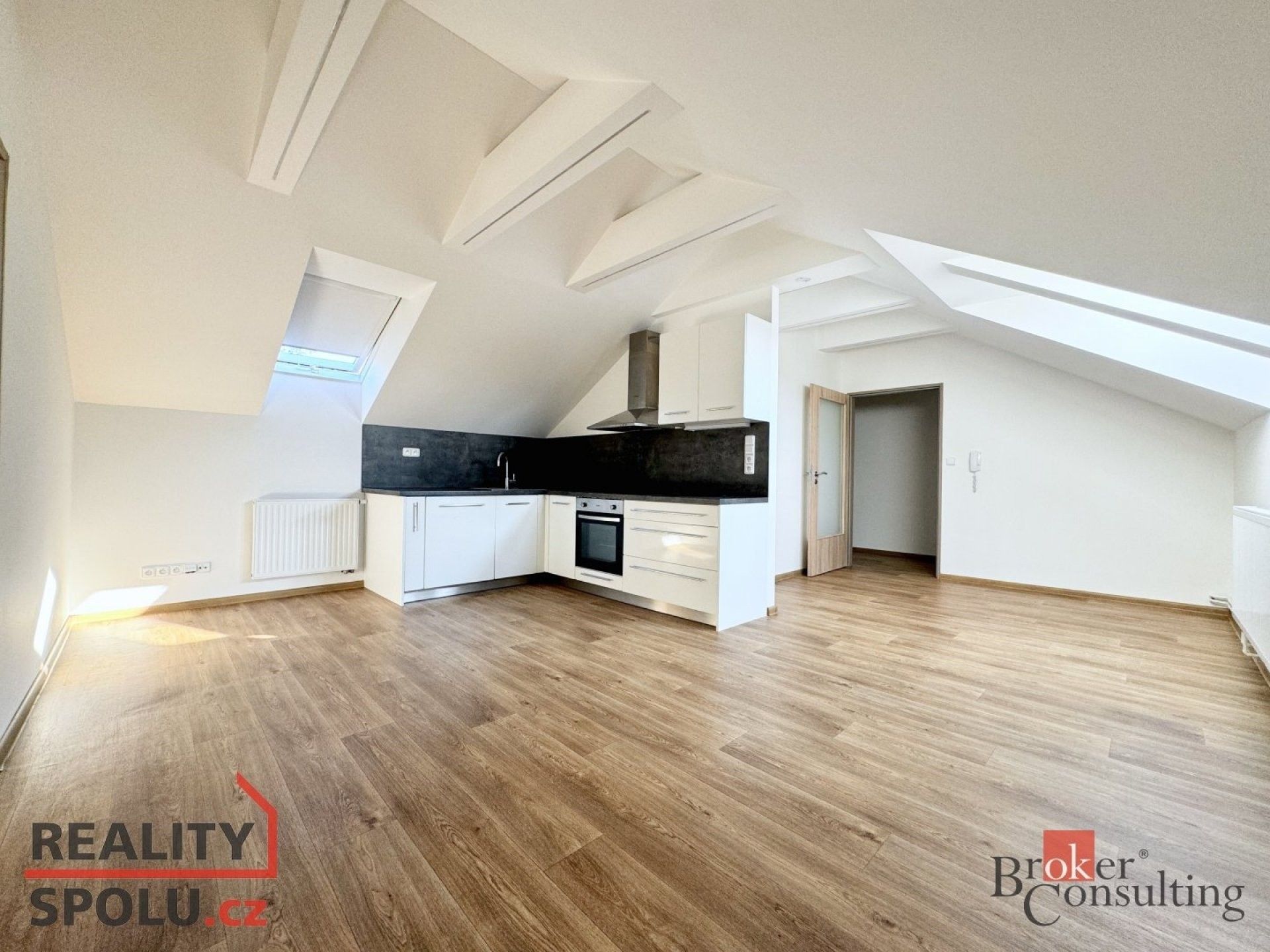 Pronájem byt 2+kk - Mařádkova, Opava, 55 m²