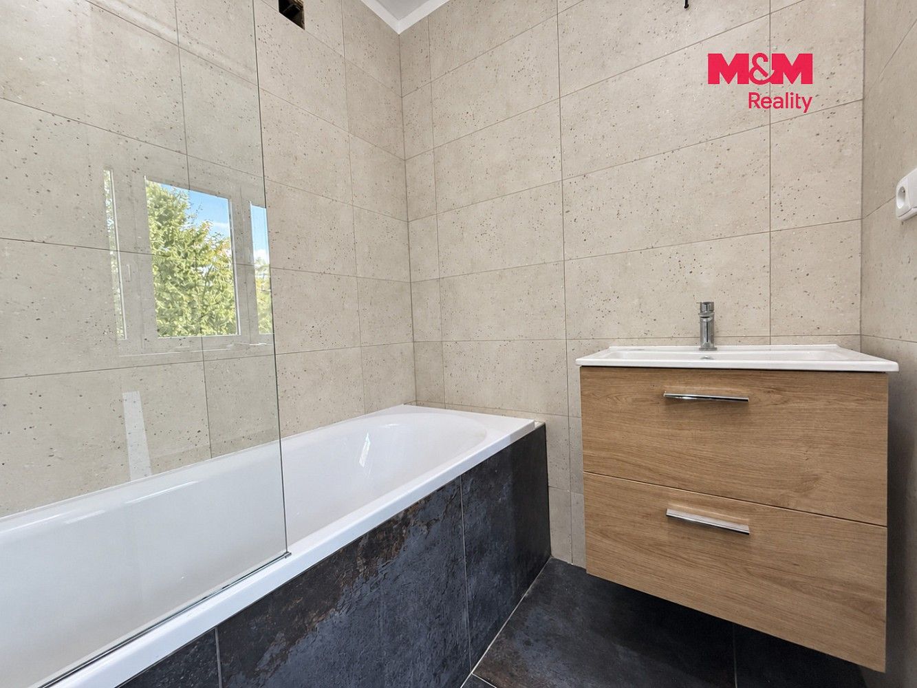 3+1, Sídliště, Vlachovo Březí, okres Prachatice, 63 m² - 2