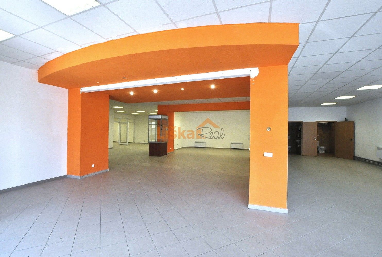 Prodej obchodní prostory - Břeclav - Poštorná, Jihomoravský kraj, 384 m² - 2