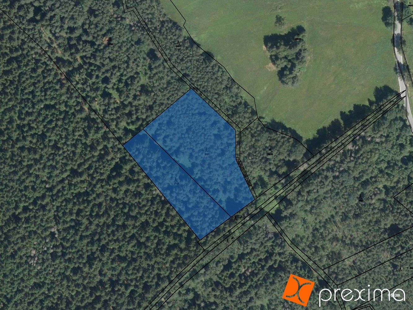 Les, 2 269 m²